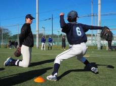 東洋大が野球教室　ロッテのドラ3一條らが講師