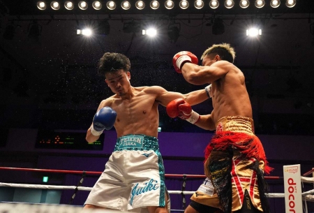 辰吉寿以輝　初のタイトル挑戦で2回失神TKO負け　父・丈一郎と同じ聖地で初戴冠ならずプロ初黒星