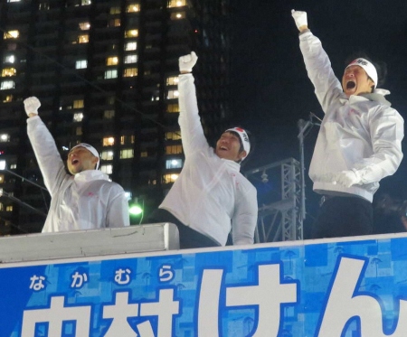 中村憲剛氏が武蔵小杉駅前で“街頭演説”　14日の引退試合へ「やり切るしかない」