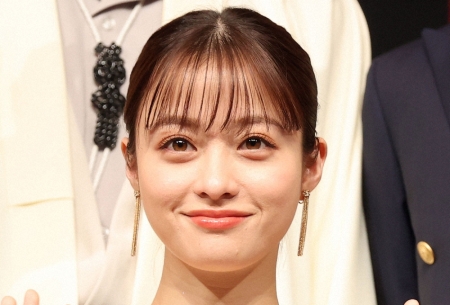 超豪華！　橋本環奈　卒業式の袴姿を公開「早いなぁ、、、」撮影裏話も披露「実はこの卒業式のシーンが…」