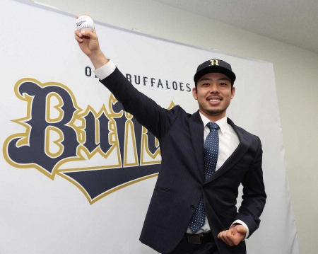 現役ドラフトで西武→オリックス・本田圭佑が入団会見　新転地でも“鷹キラー”継続だ！