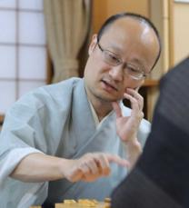 将棋・渡辺明九段　左膝手術で1カ月休場　13日の対局中に足の痛み訴え投了していた