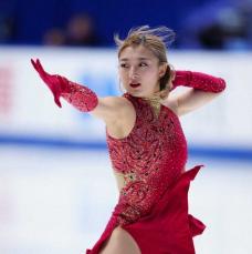 4連覇へ！坂本花織が首位発進　ロシア勢のミラノ五輪予選参加に「めちゃくちゃ燃えます」