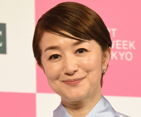 鈴木京香　パリでの大胆行動告白「凄く方向音痴で迷いやすいので」「誰も歩いていない遊歩道を…」