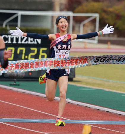 【全国高校駅伝】女子は長野東が2年ぶりV！！1区・真柴から首位譲らず　仙台育英3年連続2位