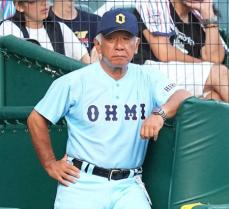 近江・多賀章仁監督が勇退　甲子園23度出場の名将、同校は総監督就任を要請