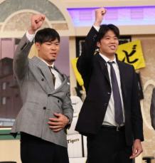 阪神・才木＆佐藤輝　来季はお立ち台での共演を増やす「投げる試合は全て2人で立ちたい」　今季は2回