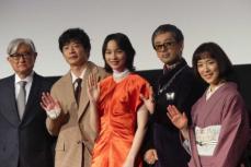 のん　シャンパン片手に「文豪コール」　主演映画「私にふさわしいホテル」公開記念舞台あいさつ