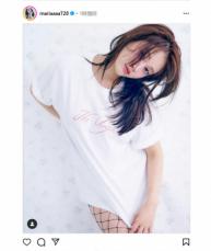 谷まりあ　白いTシャツに網タイツの最新ショットが話題「セクシー」「悩殺スタイル」と絶賛の声