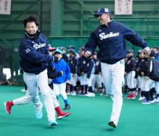 ヤクルト・奥川　能登の少年少女に誓った「勝っている姿」で希望届ける　母校・星稜で野球教室