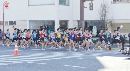 【ニューイヤー駅伝】GMOが2区でトップに！！千葉大大学院卒の今江が力走