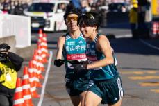 【箱根駅伝3区】抜きつ抜かれつ青学大　3位で茅ヶ崎を通過