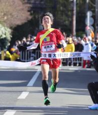 【箱根駅伝5区】城西大・斎藤将也が中継バイクに「どけ！」　ネット「カメラ邪魔すぎ」「かわいそう」