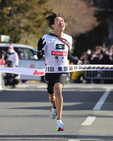 【箱根駅伝】専大の5区・田口　ゴール後に歩けず…監督「体調不良」「重症ではない」