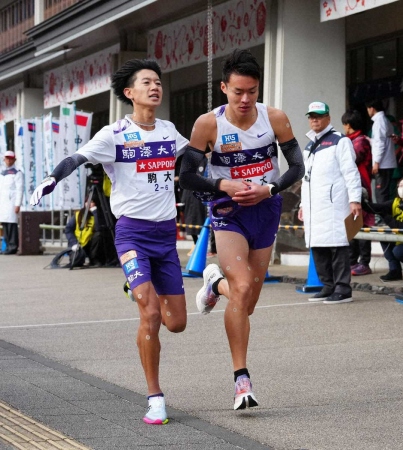 【箱根駅伝7区】駒大の“怪物”佐藤圭汰が発進　首位・青学大とは4分8秒差