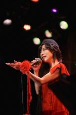 中森明菜　赤いドレス姿…ライブ写真入手　昨年7月イベントのDVD今春発売へ