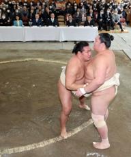 豊昇龍がV候補“一番手”だ!稽古総見で琴桜圧倒　8勝1敗「このまま場所に行きたい」