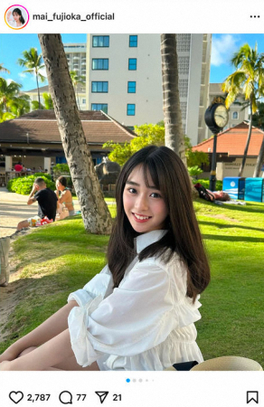 超大物俳優の16歳美人娘が家族写真を大公開！ハワイでのオフショットに「仲良し家族」「パパかっこいい」