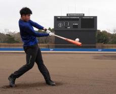 巨人ドラ1・石塚　「自分の目指す選手像」ソフトバンク「近藤バット」でプロスタート