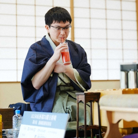 王将戦第1局　永瀬九段は食事でパワーチャージ　対局前夜の夕食、inゼリー追加も…