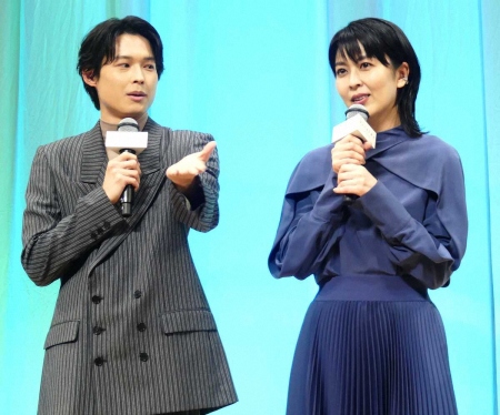 松たか子　“夫”松村北斗の印象は「思ったより…」　独特な表現も会場からは共感拍手