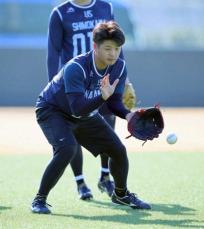 ヤクルト・ドラ1中村優　上半身の違和感でキャッチボール回避も「心配はないです」