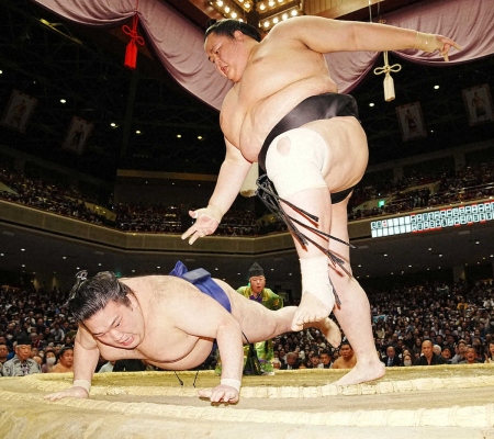 琴桜　締め込みを緑から黒に変え連敗ストップ「思い切ったことをしようと思った」