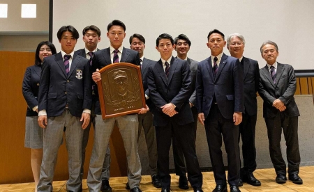 同大初の快挙を祝う　谷村友一氏の野球殿堂入り祝賀会　プロ・アマ審判交流の功績