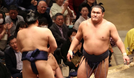 春場所　32年ぶり横綱空位危機　豊昇龍痛恨の連敗　綱獲り絶望的