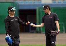 日本ハム伊藤大海がエースから絶対エースへ、さあキャンプ！特殊球でキャッチボール「腕が振りやすくなる」