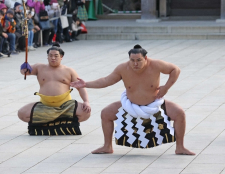 豊昇龍　奉納土俵入り「緊張」の雲竜型　22年前の叔父と同じ日に晴れ姿「縁がある」