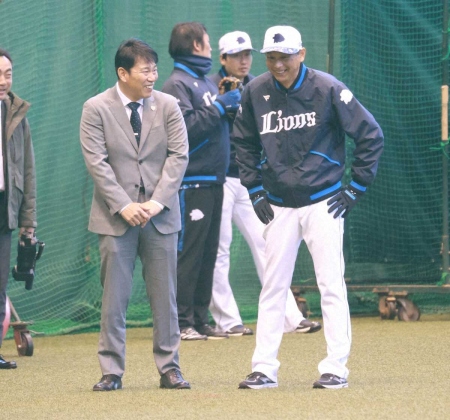 侍ジャパンの井端監督が西武視察　源田壮亮に言及「十分、戦力であるのは間違いない」