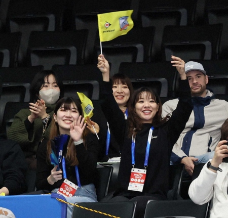 【カーリング】藤沢五月ら女子ロコ　男子決勝戦う“弟”を応援