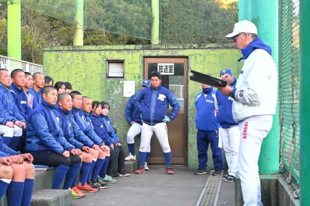 健大高崎・佐藤龍月が選抜甲子園メンバー最終候補25人入り　エース石垣撃ちに青柳監督「存在感ある」