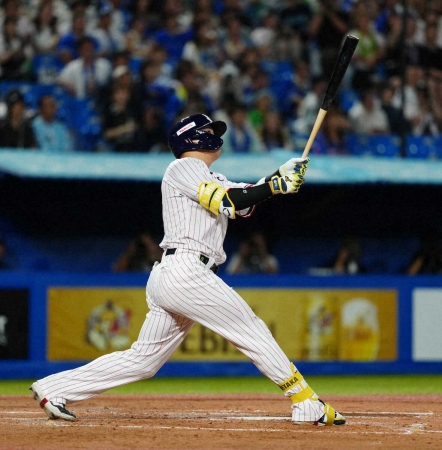 ヤクルト・村上宗隆 7試合ぶり4号ソロに「そんなに振らずとも