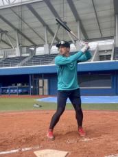 楽天・小郷 ソフトバンク・近藤モデルのバットで精力的に打ち込み