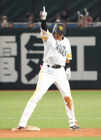 ソフトバンク・柳田悠岐 背番号「9」継承者なら当然！小久保監督の通算