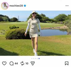 奇跡の54歳”望月理恵 “美脚”ミニスカゴルフウエアSにファンくぎづけ