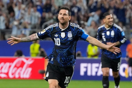 W杯】アルゼンチン いざ因縁対決へ! 伝説継承“験担ぎ”必勝ユニ「運命が