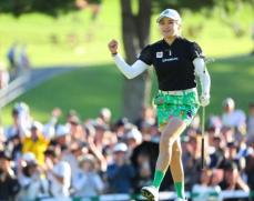【女子ゴルフ】単独首位の桑木志帆　海外、国内メジャーの同一年制覇へ「獲り切れたら」