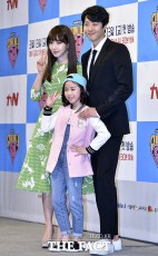 [Photo] イ・ドンゴン＆イ・ユリ、そして二人の間に9歳の娘が！