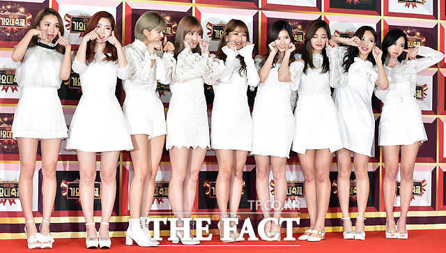 TWICE、初の単独コンサート開催決定！！