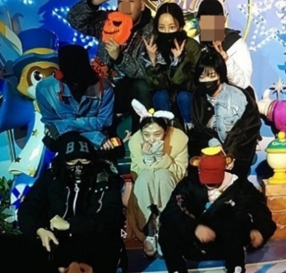 G-DRAGON＆ソルリ＆ハラ＆ガイン、トップアイドルらが有名遊園地で目撃！！