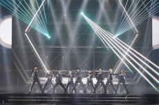 EXO、香港コンサートで2万ファン魅了！