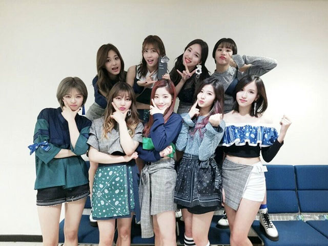 TWICE、地上波音楽番組２冠！「皆さんのおかげで1位になりました」