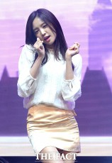 Apink ナウン、悪質なコメントに怒り爆発！「満足ですか？」