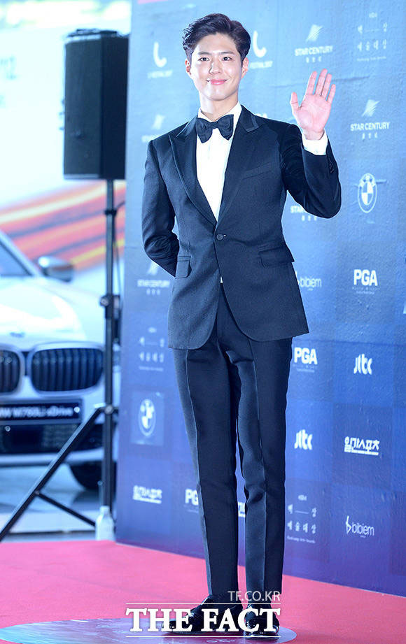 [Photo] 俳優パク・ボゴム、素敵な笑顔で登場！