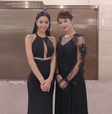 “セクシー”のクララと“清純”の佐々木希、日韓女優の美貌対決！