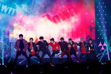 EXO、埼玉公演で6万観客を魅了！日本初フルアルバムの収録曲も初披露