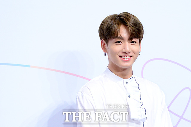 防弾少年団 BTS NOW2 ジョングク 防弾少年団 ジョングク、「顔を見るとつい笑顔になっちゃうスター」1位